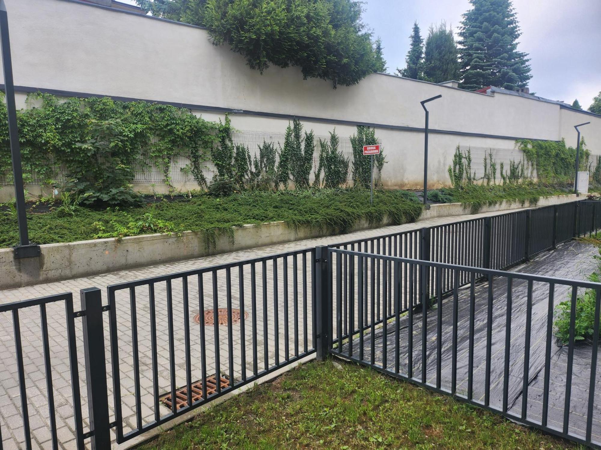 Dwa Jelonki, Ul Sciegiennego, Centrum, Garaz, Ogrodek Kielce Kültér fotó
